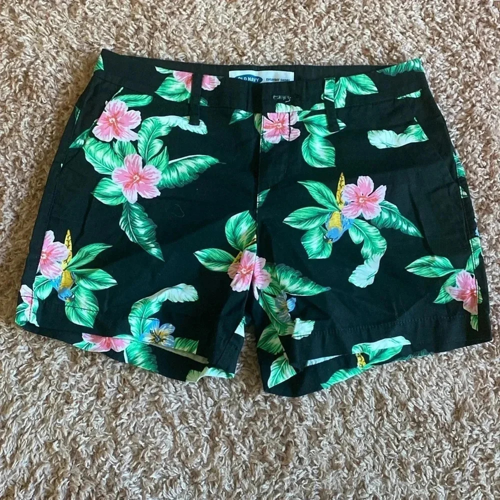 NWOT Old Navy Tropical Shorts - Picture 1 of 2